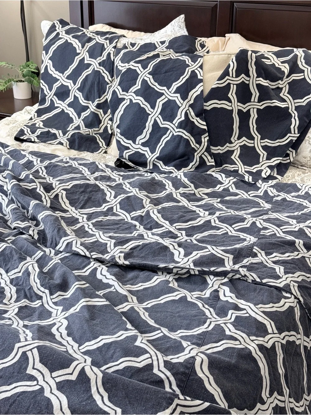 Pottery Barn Kendra Trellis Linen King Duvet Cover & Euro Shams Navy White